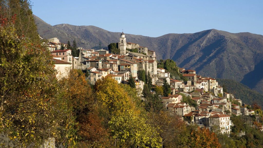Triora tra i "Villaggi degli Alpinisti": unico in Liguria